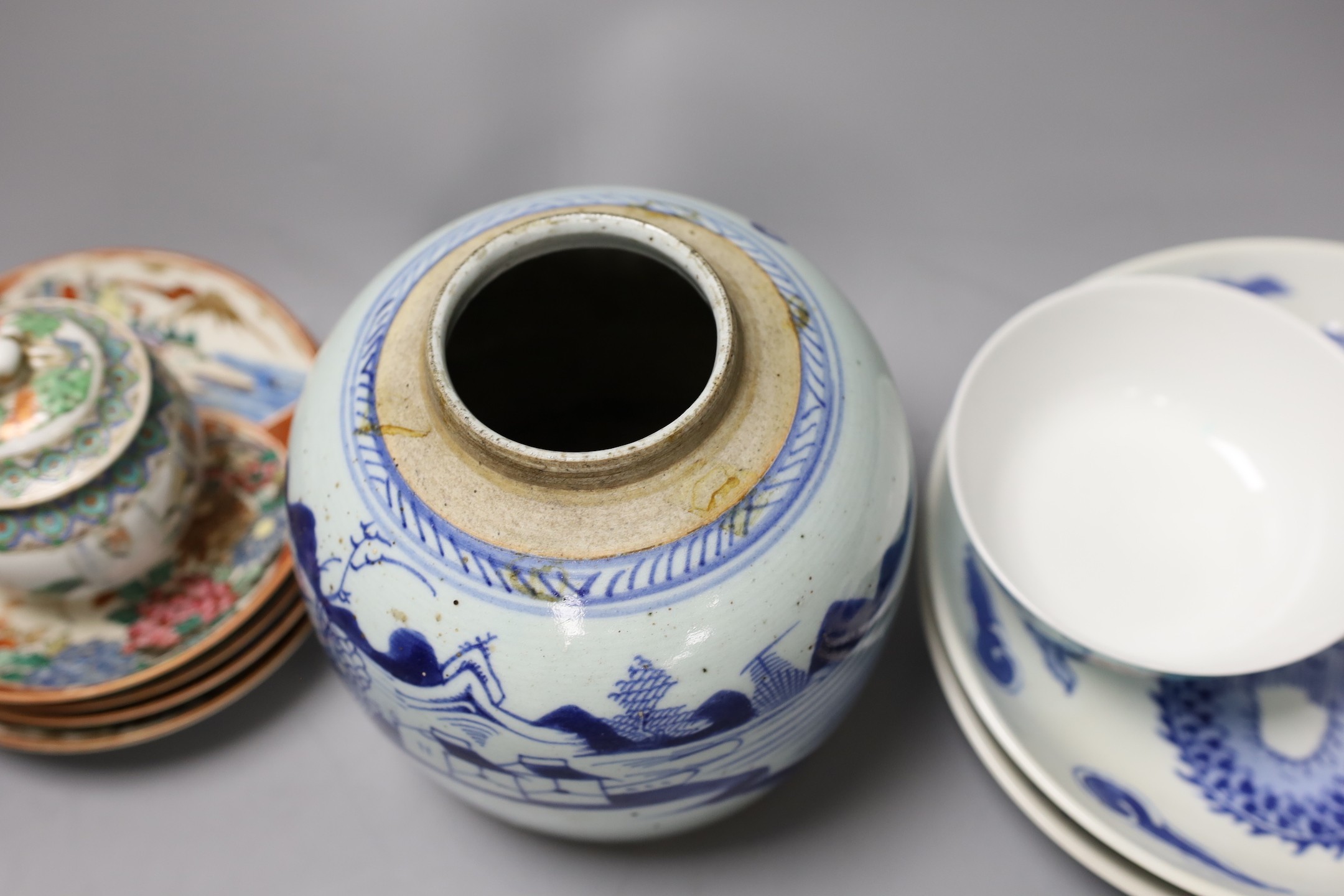 A group of assorted Chinese and Japanese ceramics, 19th and 20th century (15)